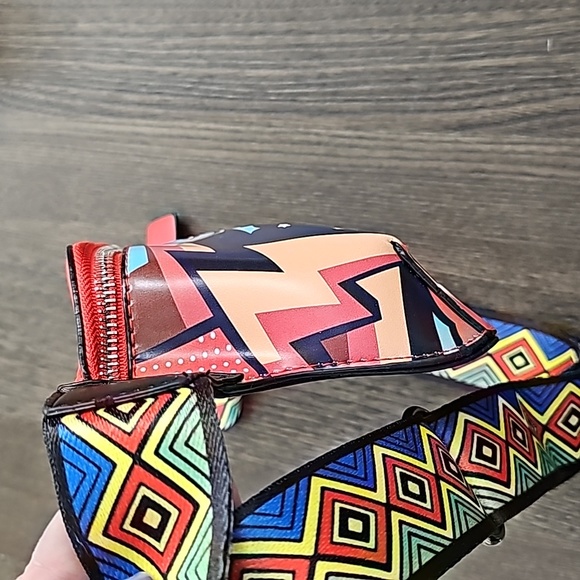 Graffiti Print Wide Shoulder Strap Shoulder Bag Fanny Pack Belt Bag. NWOT - Picture 7 of 14